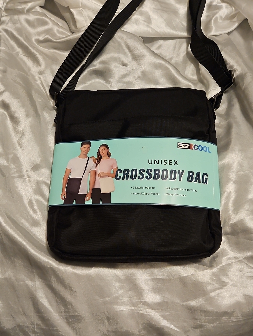 32 Degrees Black Unisex Messenger Crossbody Bag